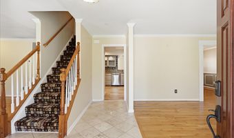 4003 KLOMAN St, Annandale, VA 22003