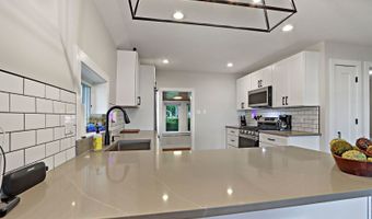 39225 N Shore Ave, Antioch, IL 60002