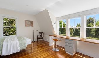 47 Longfellow Rd, Jamestown, RI 02835
