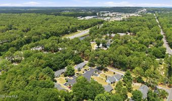 906 Cedar Ct, Aberdeen, NC 28315