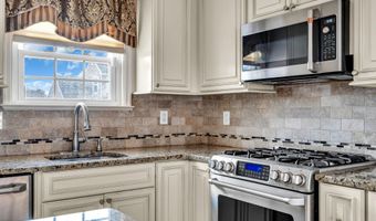 91 Wind Jammer Ct, Bayville, NJ 08721