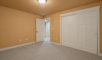 423 APPLETREE Ln, Cheyenne, WY 82009