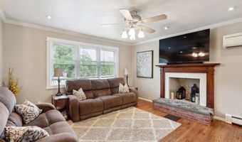 1 Parkwood Terrace Dr, Danbury, CT 06811