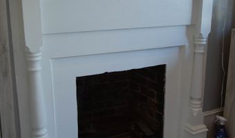 66 Weaver St, Baxley, GA 31513