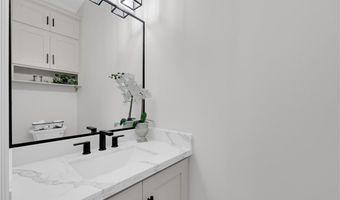 812 Spring Dr, Alton, TX 78573