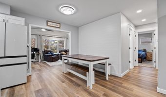 108 12th Ave SW, Altoona, IA 50009