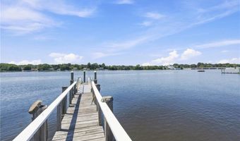 32 King Philip Ave, Barrington, RI 02806
