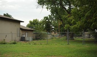 404 SE 7th St, Anadarko, OK 73005