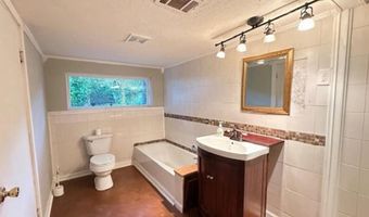 153 Saint Peter St, Biloxi, MS 39530
