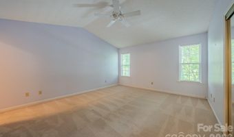 902 Woodlea Ct, Asheville, NC 28806