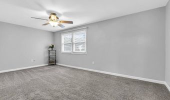 15 Inglewood Ln, Aberdeen, NJ 07747
