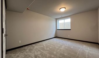 1232 Berkshire Ln, North Liberty, IA 52317