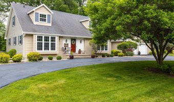 11 MEADOWBROOK Ct, Appleton, WI 54914