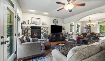 1201 Paradise Valley Rd, Bonners Ferry, ID 83805