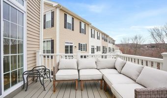 19 Putnam Ln 19, Danbury, CT 06810