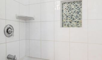 900 Barton Dr, Ann Arbor, MI 48105