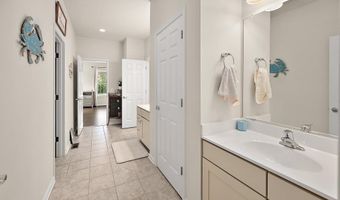 10001 FLOTILLA Ln, Berlin, MD 21811