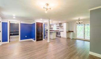 14 Hunt Rd, Belfast, ME 04915