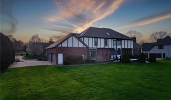 275 Camden Ln, Aurora, OH 44202