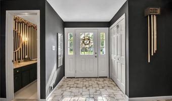 150 Brandywine Dr, Amherst, NY 14221