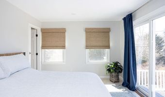 8 Key Ct, Newport, RI 02840