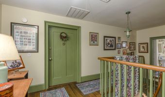 210 NE Valley St, Abingdon, VA 24210