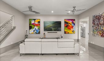 808 EDGEWATER Dr, Orlando, FL 32804