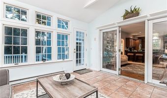 85 Sheep Farm Dr, East Greenwich, RI 02818