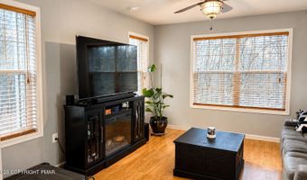 14 W Chickadee Ln, Albrightsville, PA 18210