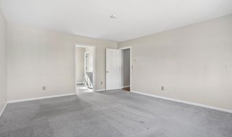 10 Tanglewood Dr, Danbury, CT 06811