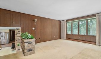 1 Rocky Crest Rd, Cumberland, RI 02864
