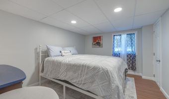 460 NE Oak Hill St, Abingdon, VA 24210