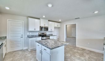 4023 TULLAMORE Ln, Auburndale, FL 33823