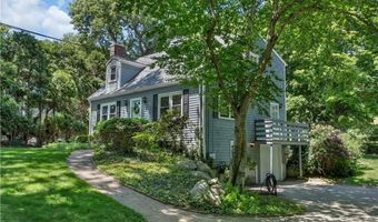 27 Fairway Dr, North Kingstown, RI 02852