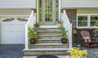 29 Pheasant Dr, Bayville, NJ 08721