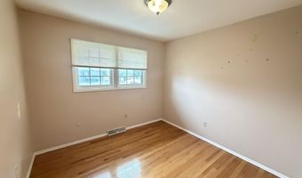 4 Nicholas Dr, Albany, NY 12205