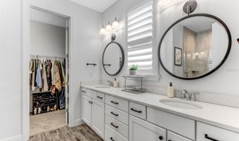 5905 SILVER SUN Dr, Apollo Beach, FL 33572