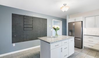 115 Country Hl, Brattleboro, VT 05301