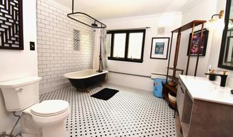 51 Ironworks Rd, Clinton, CT 06413