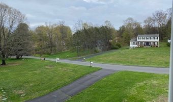 11 Olympic Dr, Danbury, CT 06810