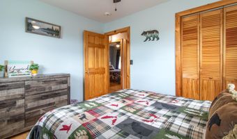 324 Lakeshore Dr, Brighton, VT 05846