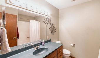 2516 Somerset Dr, Ames, IA 50010
