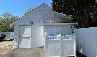 7 Verndale Cir, Bristol, RI 02809