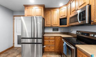 201 S 5th Ave, Brandon, SD 57005
