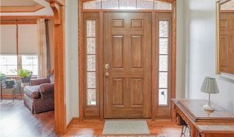 2641 Topflite Dr, Akron, OH 44312