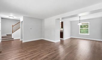 1 Regal Ct, Algonquin, IL 60102