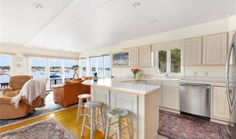5 Defenders Row, Newport, RI 02840