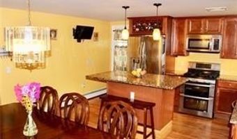 31 BARNES Ave, Johnston, RI 02919