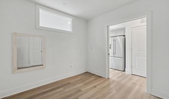 701 N HENRY St 306, Alexandria, VA 22314