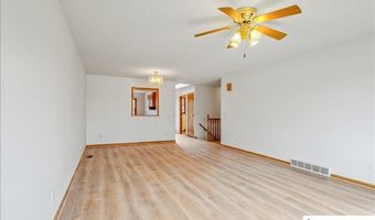 803 Clearwater Cir, Beatrice, NE 68310